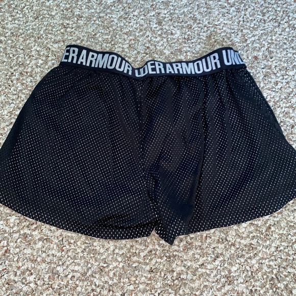 Under armor shorts - Picture 3 of 3